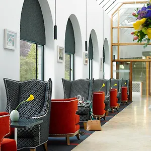 https://castlecourt-hotel.westport-hotels.com